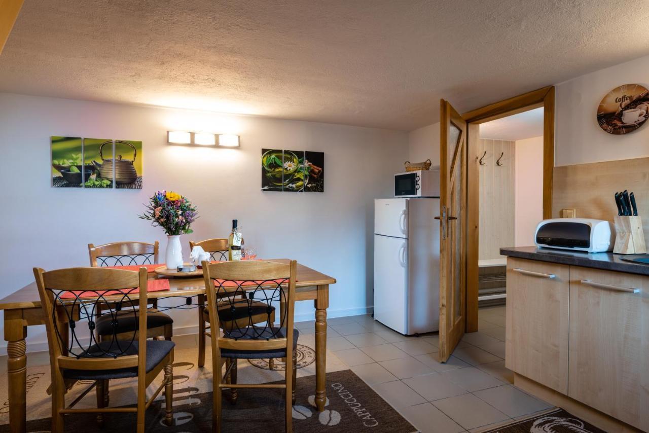 Privat Mako Apartment Trstene Bagian luar foto
